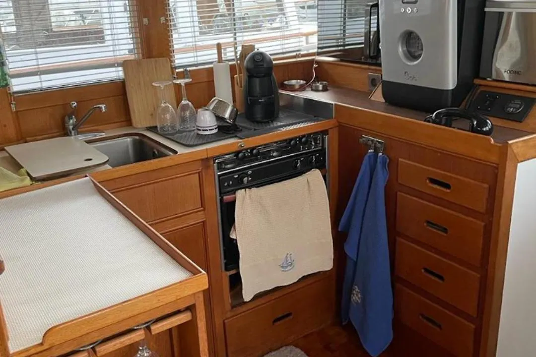 Bateau-hôtel Au Coeur De Cannes - Le Brise Iodee